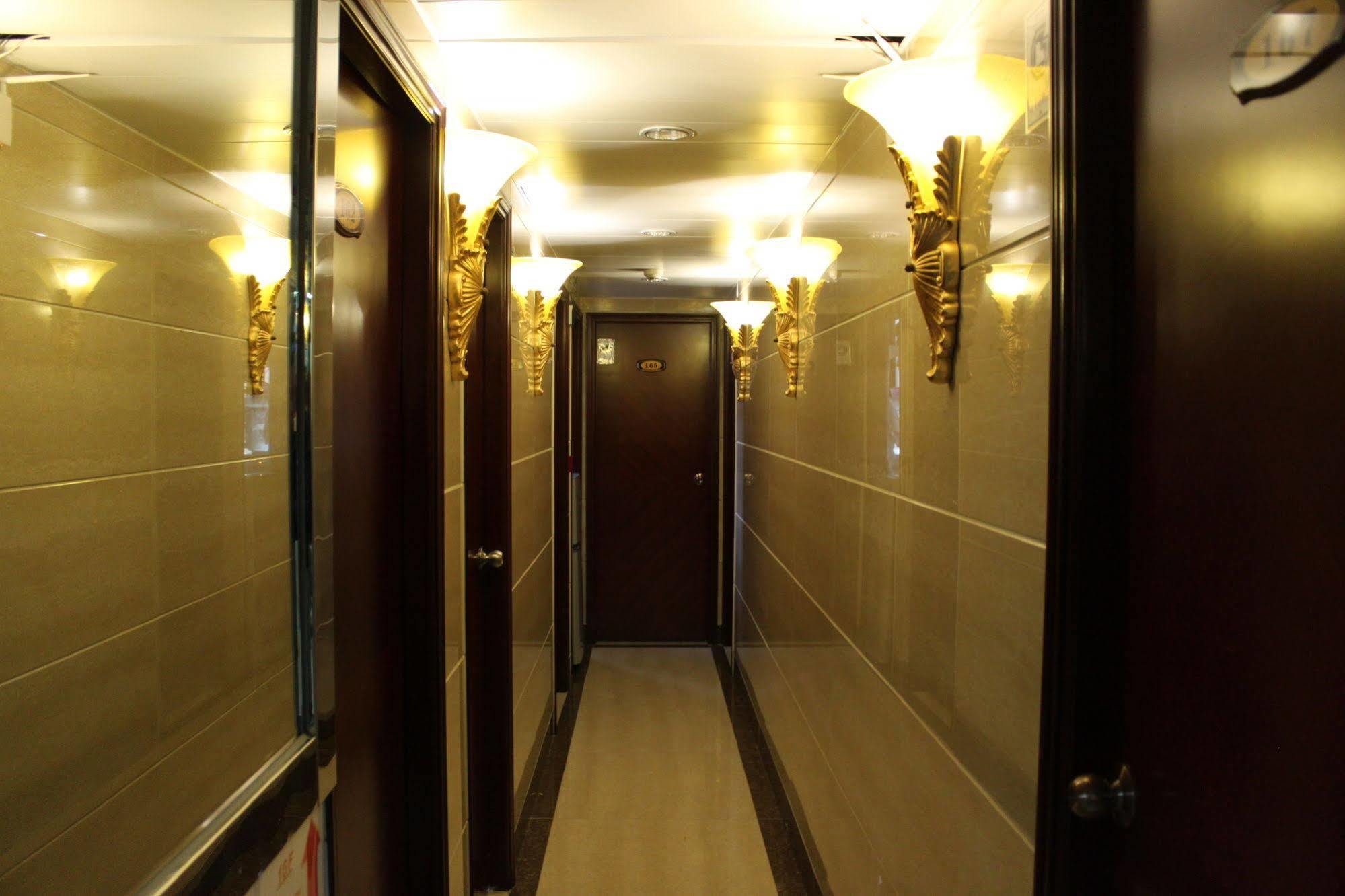 New Chung King Mansion Guest House - Tower C Hongkong Exterior foto
